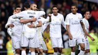 Para pemain Real Madrid merayakan gol ke gawang Villarreal pada laga La Liga di Santiago Bernabeu, Madrid, Rabu (20/4/2016). (AFP/Pierre-Philippe Marcou)