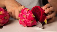 How To Cut A Dragon Fruit And How To Store It Properly