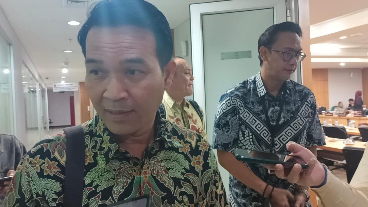 VP Corporate Secretary PT Jakpro Syachrial Syarif ditemui usai Rapat Monitoring Rencana Kerja PT Jakpro dan Alokasi PMD bersama Komisi B DPRD DKI Jakarta, Selasa (31/1/2023).