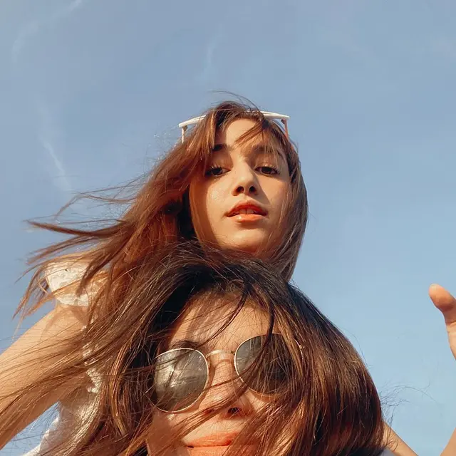 Liburan Bareng Ini 6 Potret Persahabatan Dannia Salsabilla dengan Agatha Valerie