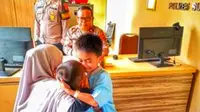Polisi Selamatkan Bocah 6 Tahun yang Hilang di Playground