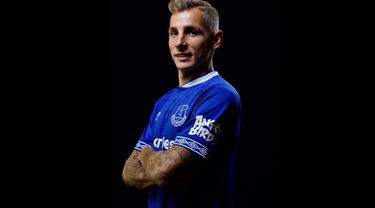 Everton Resmi Dapatkan Bek Barcelona Inggris Bola Com