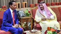 Presiden Joko Widodo dan Raja Salman menggelar pertemuan bilateral di Al-Qasr Al-Khas, Minggu (14/4/2019). (Doc. Setpres)