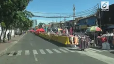 Dua hari sejak dibolehkannya PKL berjualan di Jalan Jatibaru, aktivitas di Pasar Blok G menjadi sepi,omzet mereka pun menurun hingga 50 persen.