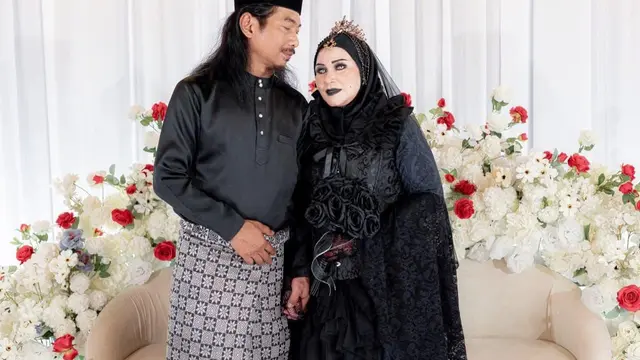 Pengantin Wanita Tampil Bak Vampir di Resepsi Pernikahan
