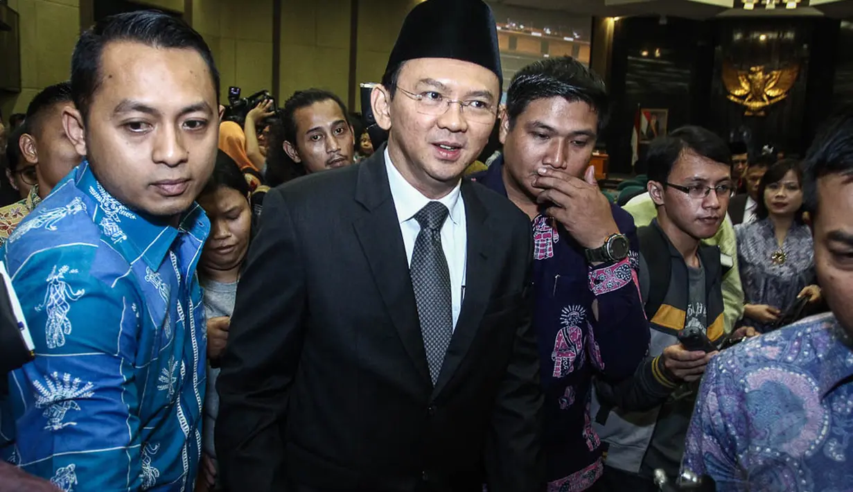 Plt Gubernur DKI Basuki Tjahaja Purnama  atau Ahok usai pengumuman dirinya sebagai Gubernur DKI Jakarta, Jumat (14/11/2014). (Liputan6.com/Faizal Fanani)