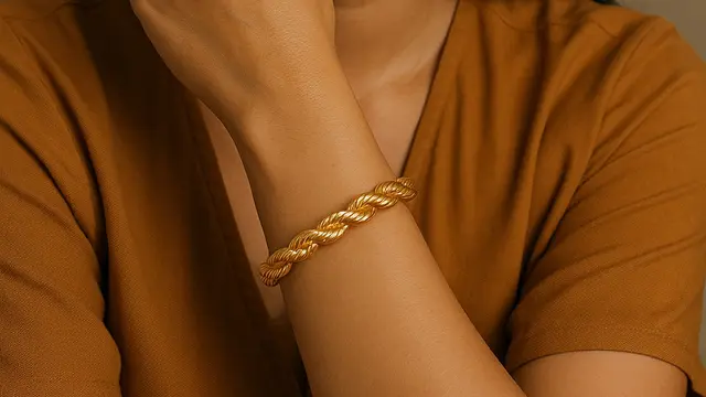 Gelang Emas Rantai Kepang (Image by ChatGPT)