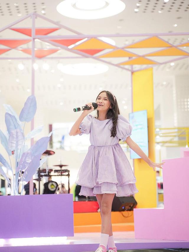 6 Potret Quinn Salman Penyanyi Lagu 'Tiba-Tiba' yang Viral, Hasil Cipta Sendiri