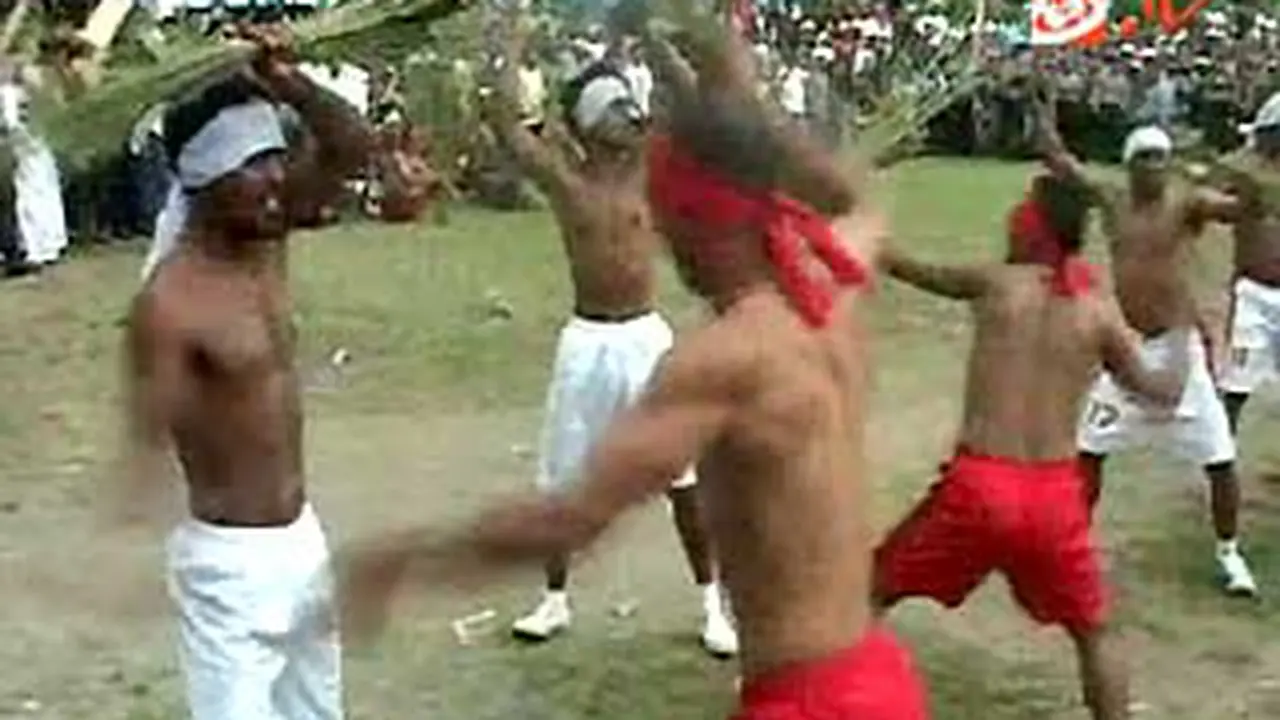 110909aritual-bakupukul.jpg
