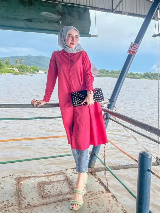 Perempuan Ini Disebut Mirip Tangmo Nida Versi Berhijab, 6 Potretnya Memesona