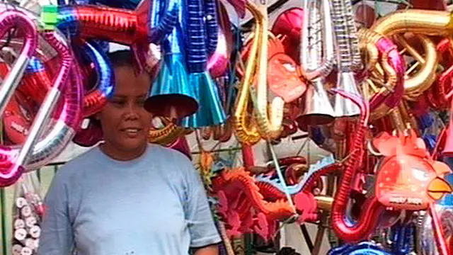 Tahun Baru Tiba, Terompet Tumpah Ruah di Jalan