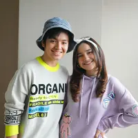 Tak hanya beradu akting, Angga dan Syifa juga berduet di lagu soundtracknya.