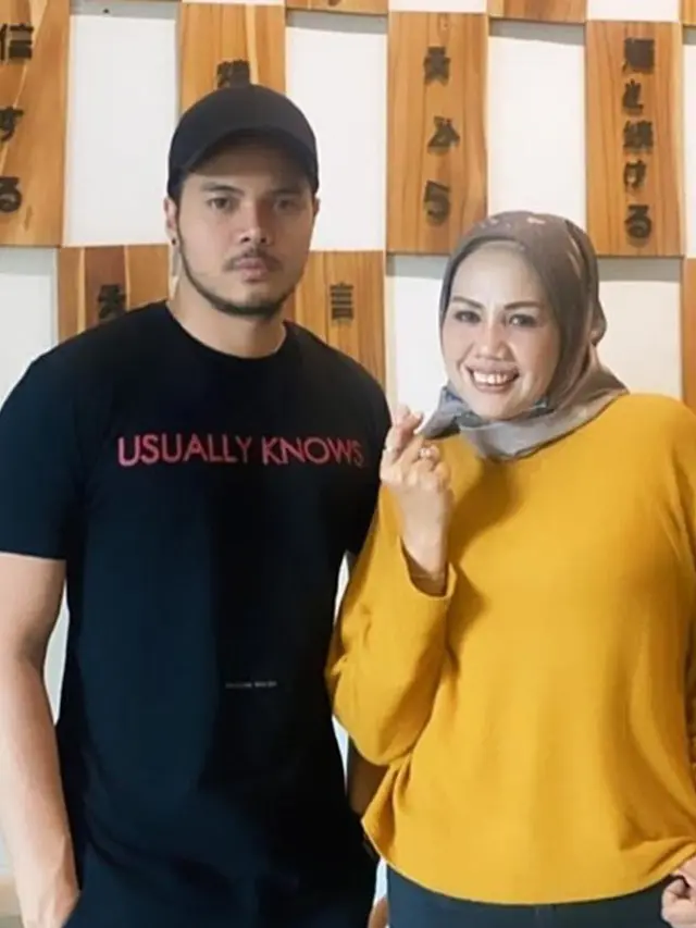 Elly Sugigi Pamer Kemesraan