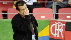 Ekspresi pelatih Brasil Carlos Dunga di laga perempat final PD 2010 lawan Belanda di Nelson Mandela Bay Stadium, Port Elizabeth, 2 Juli 2010. Brasil kalah 1-2. AFP PHOTO / FABRICE COFFRINI 