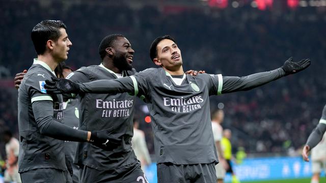 Foto: Gol Tijjani Reijnders Dibalas Tuntas Paulo Dybala, AC Milan Gigit Jari Ditahan Imbang AS Roma