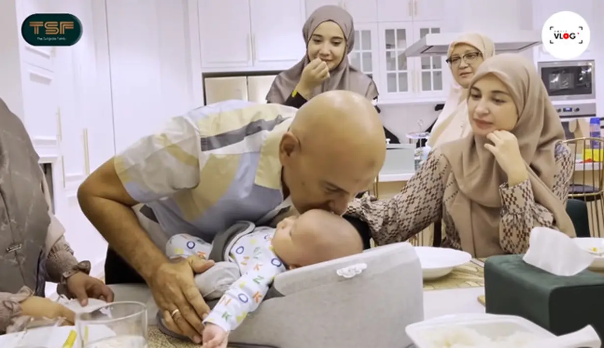 Mark Sungkar, Shireen, Zaskia dan Ukasya (Youtube/The Sungkars Family)