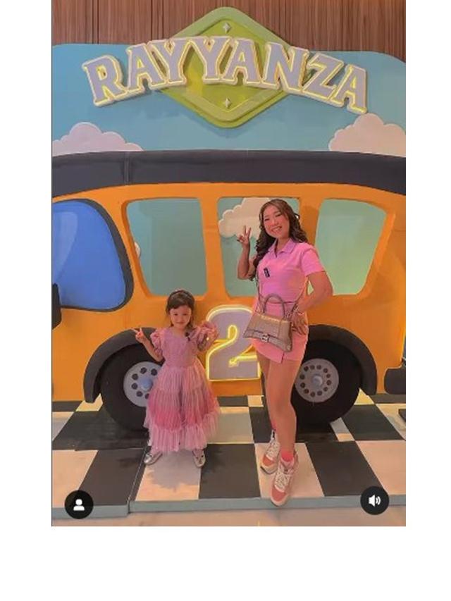 8 Potret Kompak Kiky Saputri dan Aisya Ini Curi Perhatian