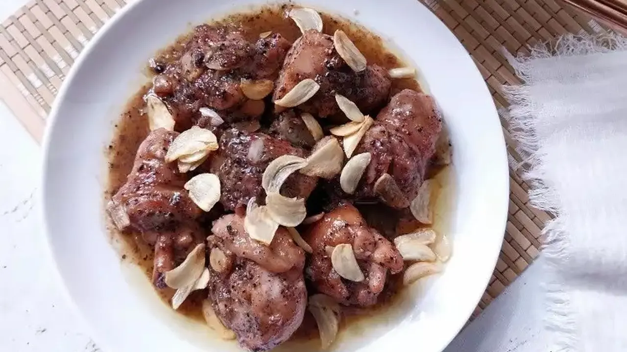 Resep ayam bawang putih ala Thailand. (dok. Cookpad @happy_endahsa)