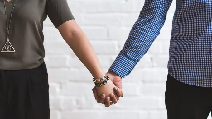 hubungan tidak cocok