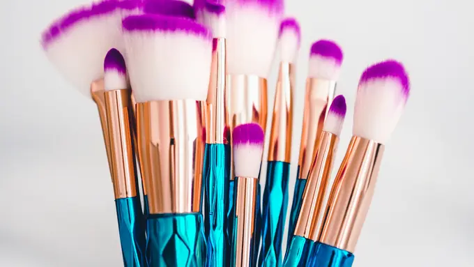 ilustrasi jenis dan fungsi kuas untuk makeup/unsplash