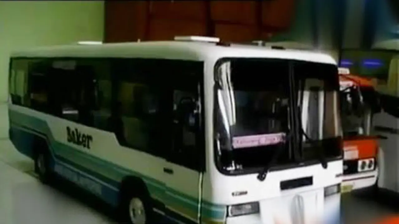 VIDEO: Pembuatan Miniatur Bus dari Triplek Bekas 