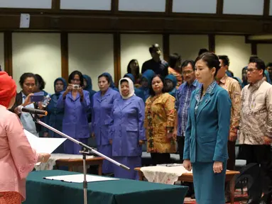 Veronica Basuki dilantik menjadi Ketua Tim Penggerak PKK DKI Jakarta 2014-2017 di Balai Agung, Jakarta, Kamis (4/12/2014). (Liputan6.com/Faizal Fanani)