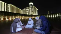 Penghujung Ramadan 1447 Hijriah, Umat Muslim Jalani Itikaf di Masjid Istiqlal Jakarta