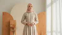 8 Model Baju Lurik Kombinasi Polos Terbaru, Inspirasi Fashion Modern Bernuansa Tradisional
