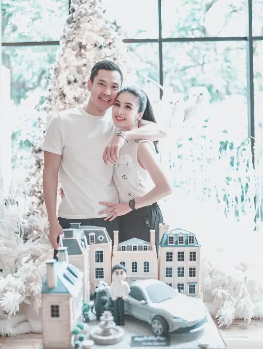 Ultah suami Sandra Dewi (Instagram/sandradewi88)