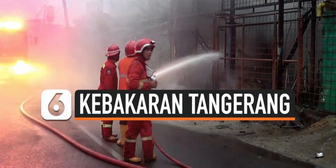 VIDEO: Detik-detik Vihara dan Toko Bangunan Terbakar di Tangerang