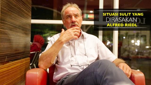Alfred Riedl berbagi cerita tentang ketidakpastian pemusatan latihan timnas Indonesia karena kompetisi yang berjalan.