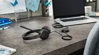 Jabra Evolve2, headset profesional untuk mendukung kegiatan WFH dan PJJ (Foto: Jabra).