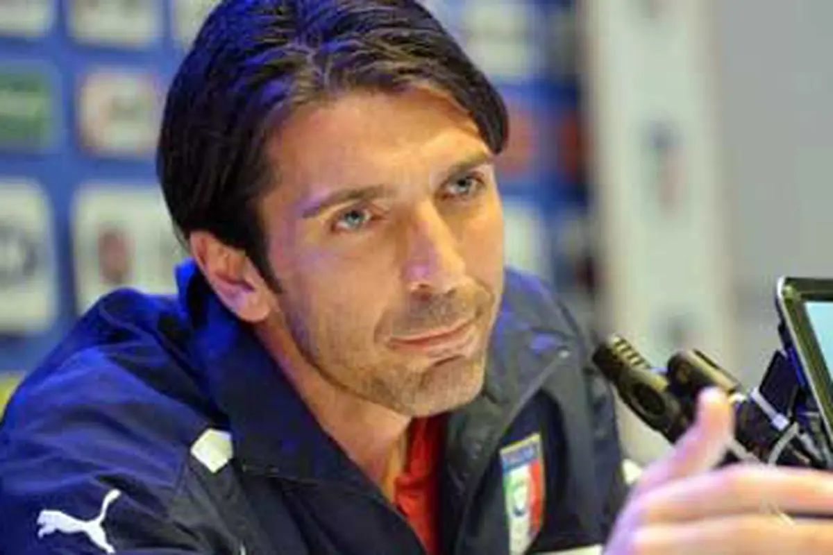 img_buffon-120602.jpg