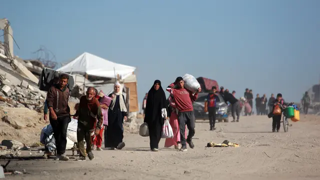 Di Bawah Ancaman Serangan Israel, Warga Palestina Tinggalkan Kota Gaza