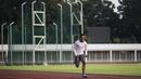Pelari Indonesia, Lalu Zohri, berlari saat pemusatan latihan di Stadion Madya Senayan, Jakarta, Kamis (2/8/2018). Pemusatan latihan ini merupakan persiapan jelang Asian Games XVIII. (Bola.com/Vitalis Yogi Trisna)