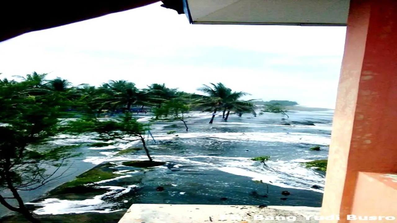 Dahsyatnya Foto-foto Gelombang Laut Pantai Selatan, Mengerikan  