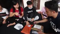 Unboxing Hadiah dari Penggemar dan Cerita Hal yang Dirindukan Selama Ramadan di Kepoin LIDA ZOZO Eps 67-68,. sumberfoto: Vidio