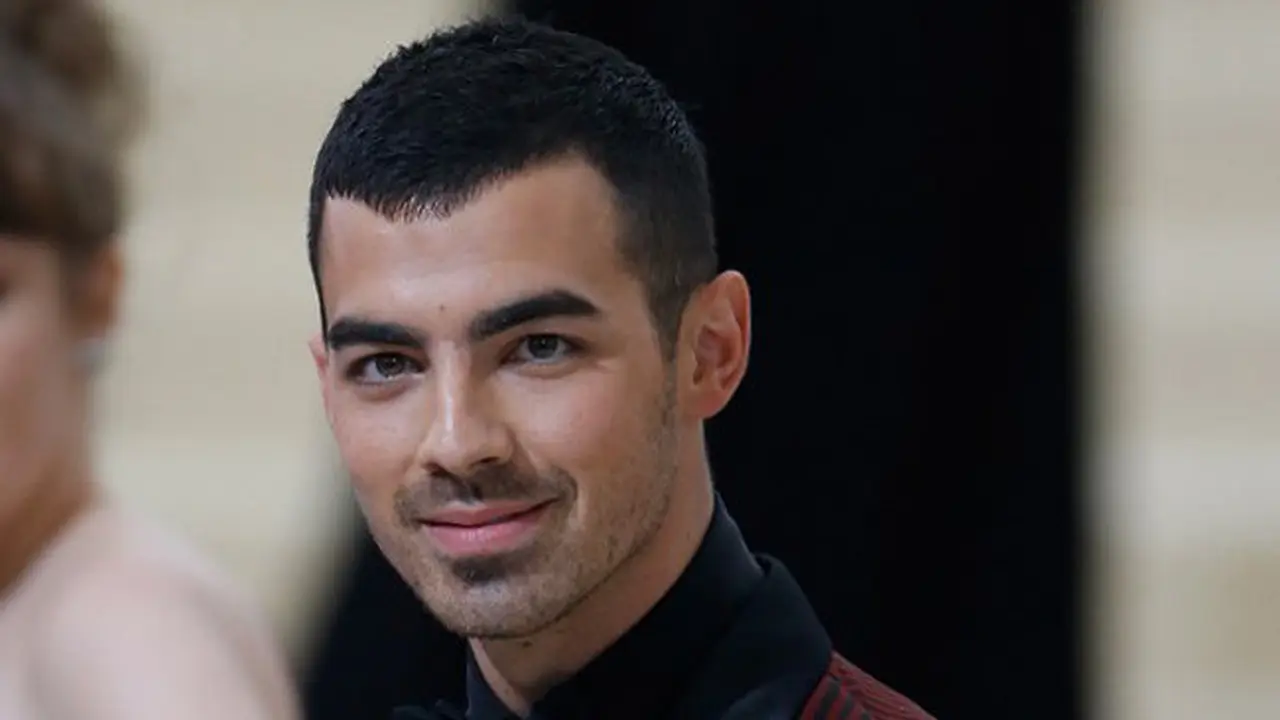 [Bintang] Joe Jonas dan Sophie Turner