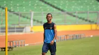 Winger Semen Padang Nur Iskandar jadi salah satu ancaman buat lini pertahanan Sriwijaya FC di laga malam nanti (Helmi Fithriansyah/Liputan6.com)