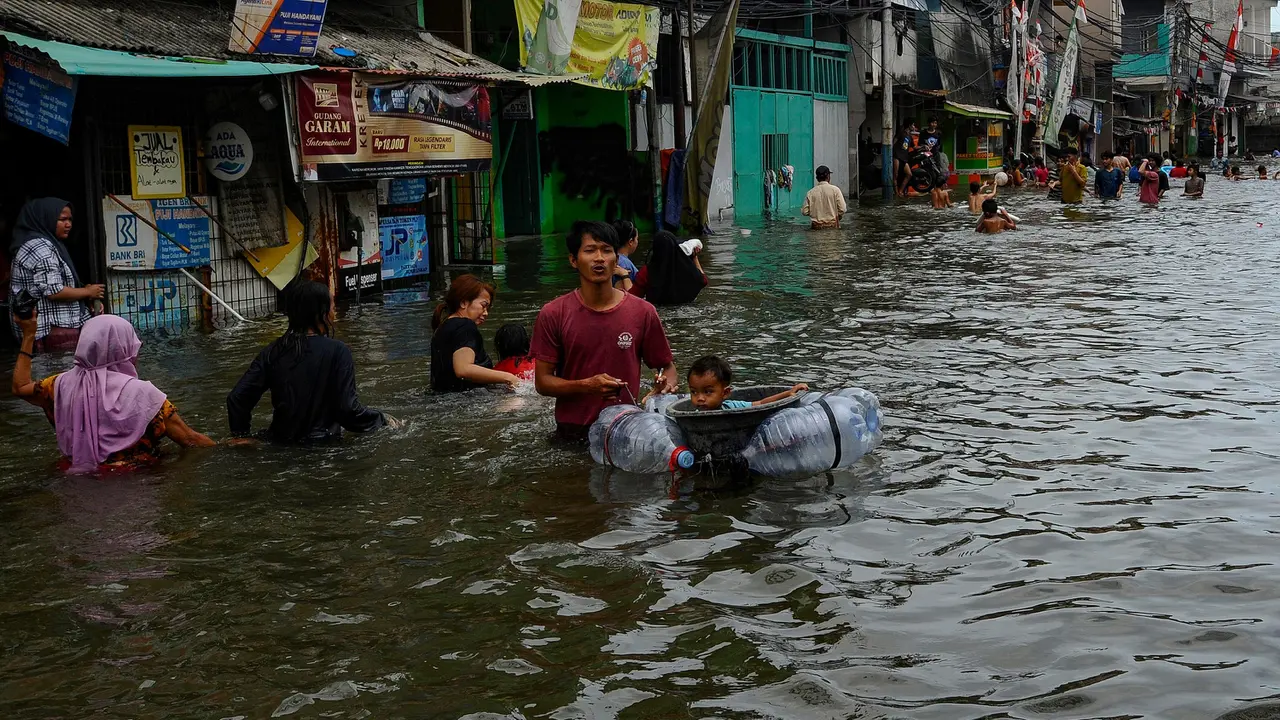Masuk Hari Keempat, Banjir Rob di Pesisir Utara Jakarta Rendam Sembilan RT dan Satu Ruas Jalan