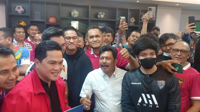 Menteri BUMN Erick Thohir mendaftar sebagai calon Ketum PSSI