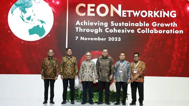 Ketua Dewan Komisioner OJK Mahendra Siregar
