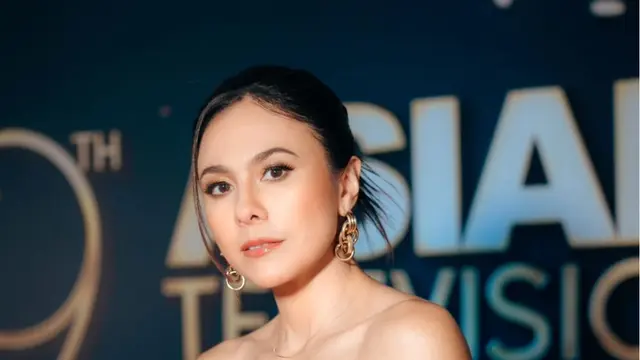 Potret Wulan Guritno di Asian TV Awards 2024 (credit: https://www.instagram.com/wulanguritno/ dan https://www.instagram.com/snap.nuel/).