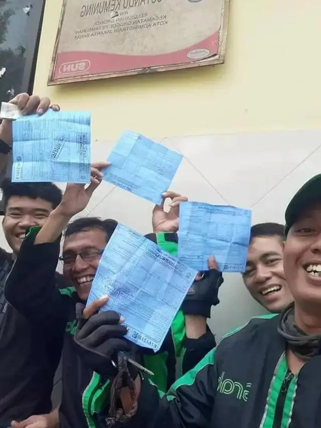 Kumpulan Potret Pemotor Tetap Ingin Eksis Meskipun Ditilang Polisi
