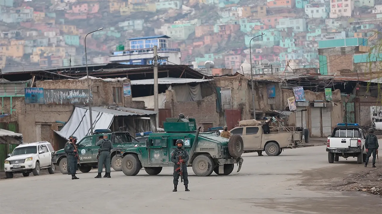 Pasukan keamanan telah menutup daerah itu, yang terletak di Kabul lama.