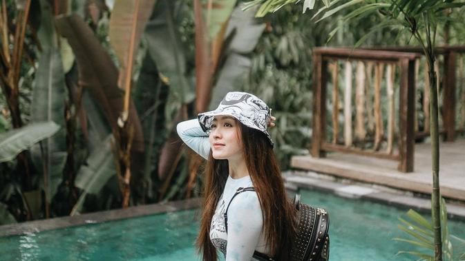 Potret Liburan Natasha Wilona di Bali. (Sumber: Instagram.com/natashawilona12)