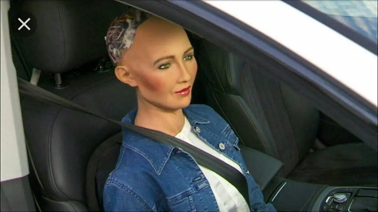 Robot Sophia yang berkewarganegaraan Arab Saudi