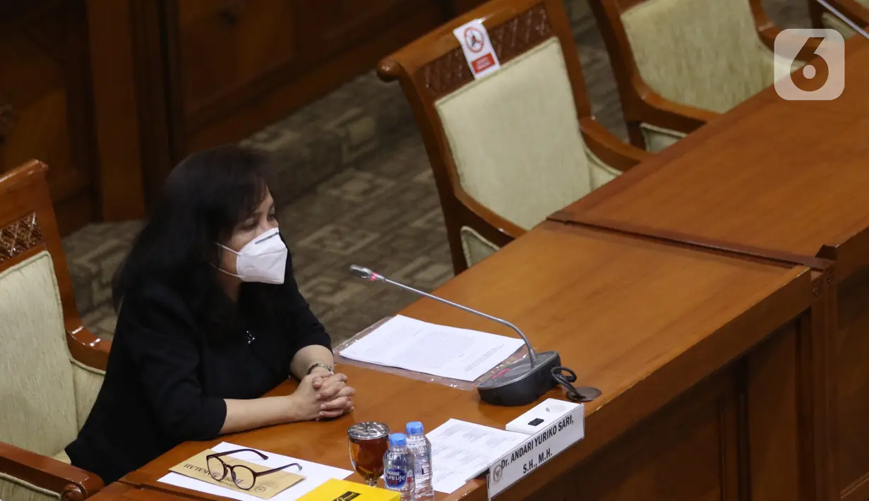 DPR RI dalam uji kelayakan di kompleks Parlemen, Jakarta, Rabu (27/1/2021).  Setiap Calon Hakim Ad Hoc akan mendapat kesempatan untuk melakukan fit and proper test selama 60 menit. (Liputan6.com/Angga Yuniar)