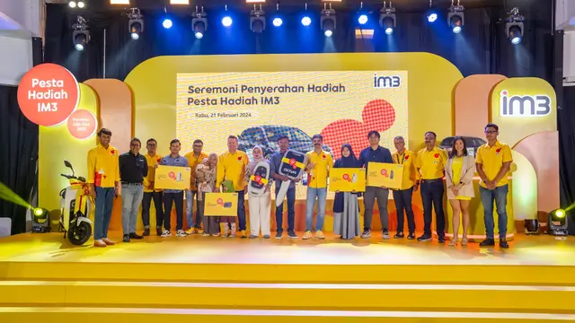Seremoni Penyerahan Hadiah kepada Pemenang Program Pesta Hadiah