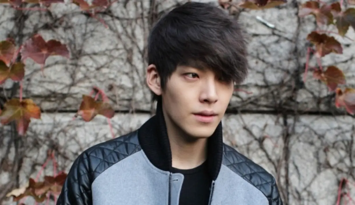Meski ia sudah melakukan serangkaian pemeriksaan dan pengobatan, sepertinya makan waktu lama bagi Woo Bin untuk kembali ke dunia akting. (soompi)
